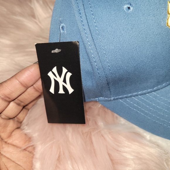 NY Yankees Cap Blue - Picture 5 of 5